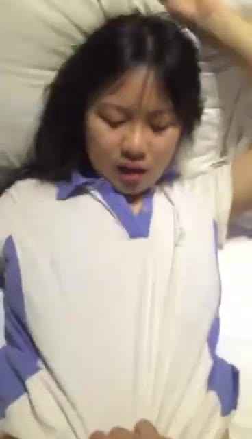 Background nonton video viral SMP Masih Segel Di Sodok Paman Mendesah Kesakitan Paman cabul Paksa Bocil Kecil