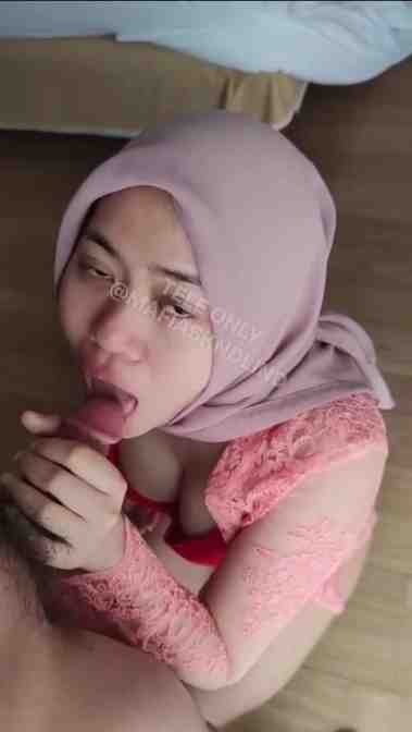 Background nonton video viral Ponakan Nyuruh Tante Nyepong Sampai Crott